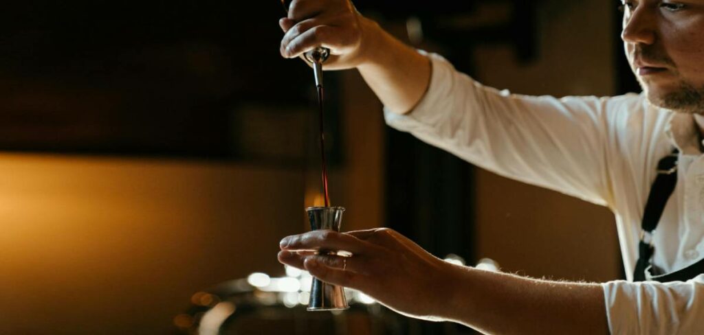 Come rendere il tuo Matrimonio personalizzato, unico e speciale 3 ListanozzeOnline - Magazine Show-Cooking-Matrimonio-barman