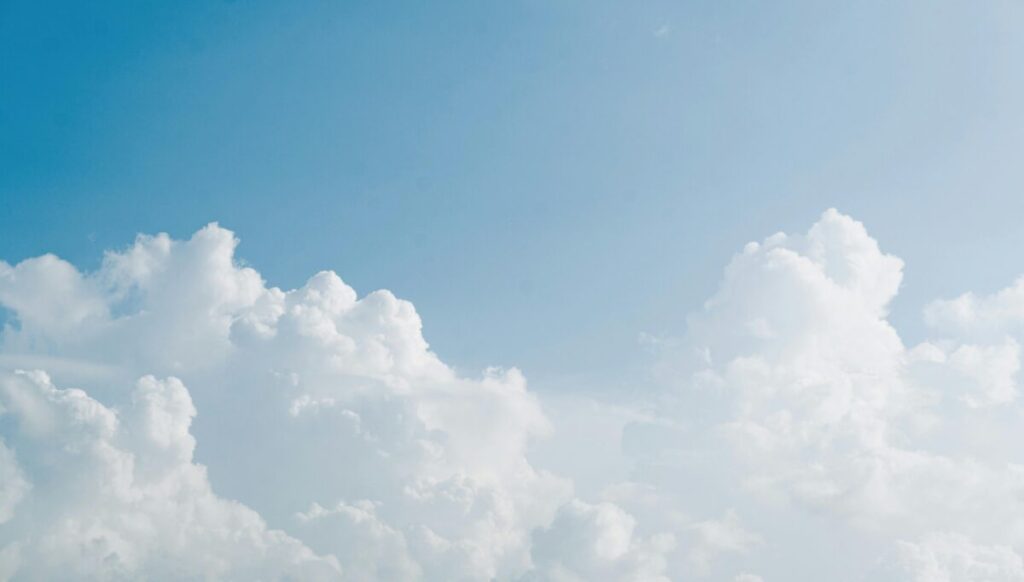 Cloud Dancer: il Colore Pantone 2026 1 ListanozzeOnline - Magazine Colore-Pantone-2026-nuvole